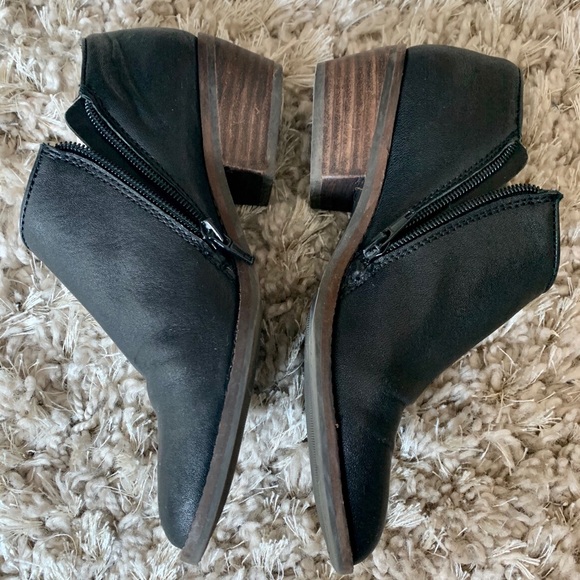 [SOLD] Lucky Brand Boots - ankle length - Picture 4 of 6